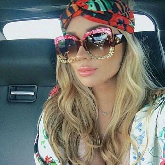 Accessories - NEW • Stylish Oversized Square Sunglasses